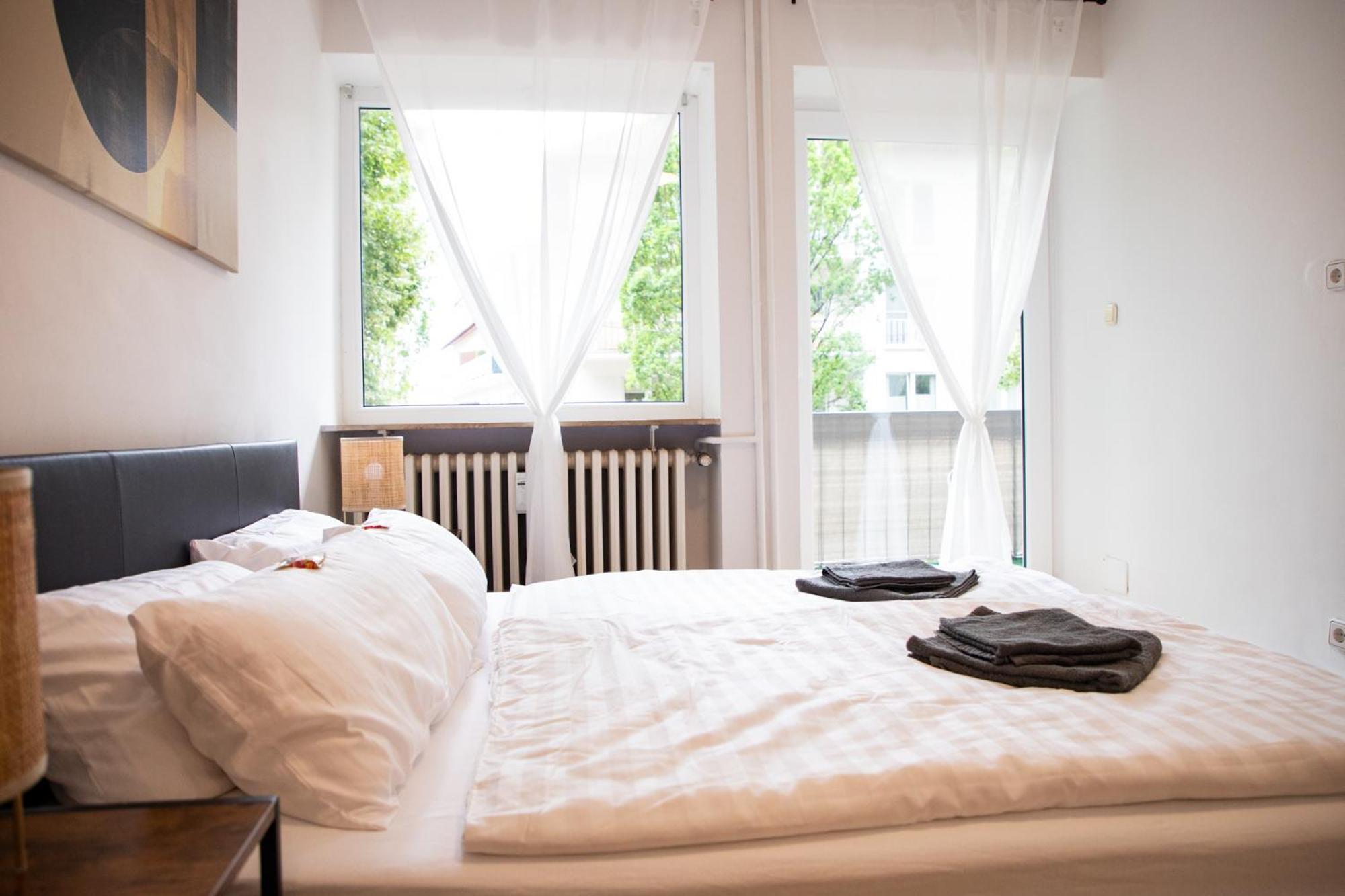 Me Living Bad Pyrmont Innenstadt 10 Meter Balkon Экстерьер фото